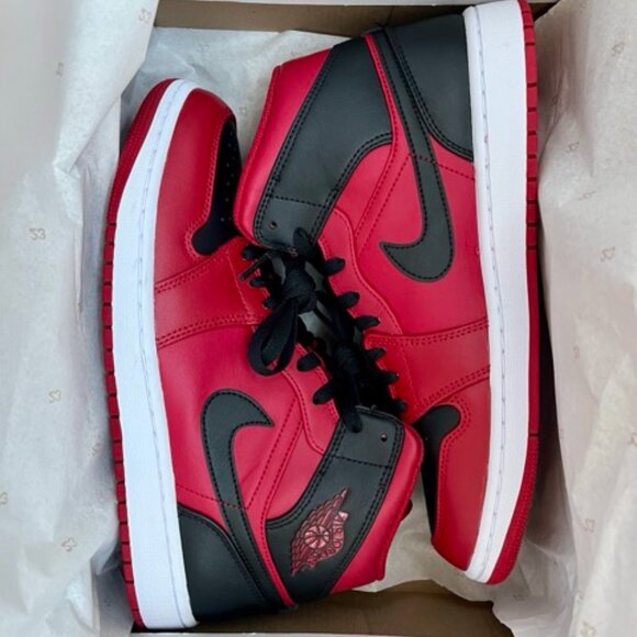 BRAND NEW Air Jordan 1 Mid 'Reverse Bred' - Men's 9½ - Picture 1 of 4